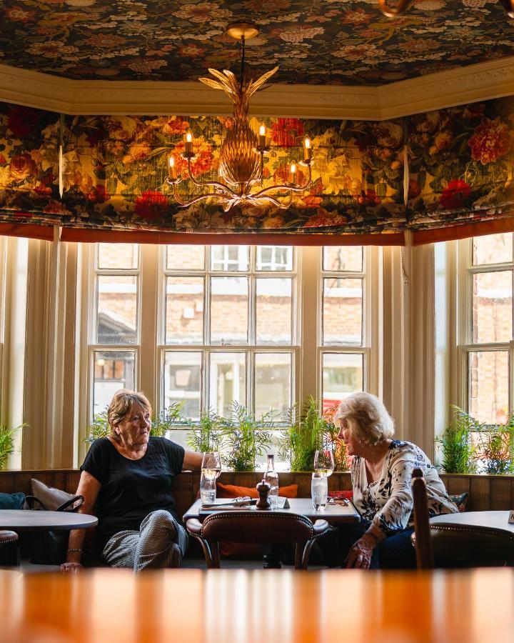 The Swan At Tarporley Hotel Екстериор снимка
