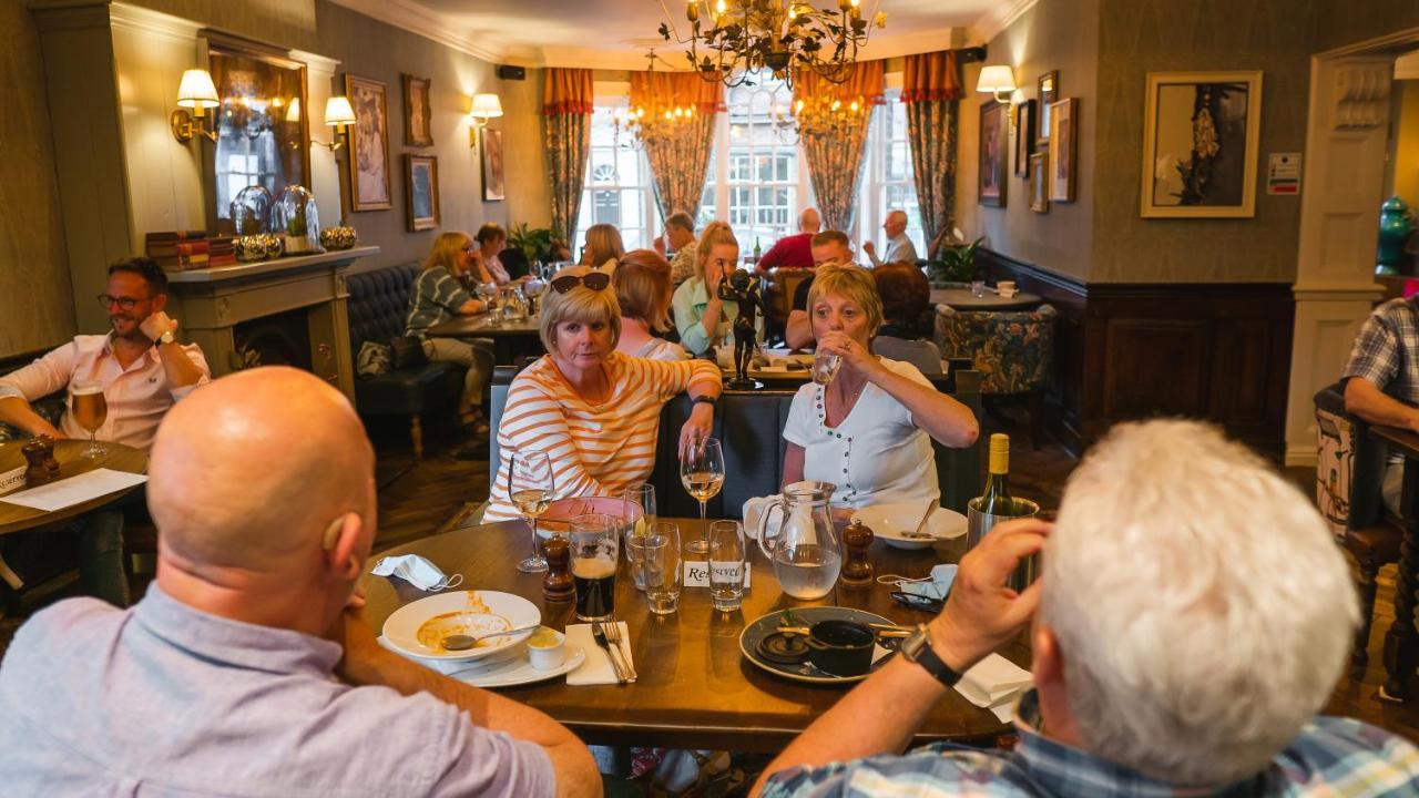 The Swan At Tarporley Hotel Екстериор снимка