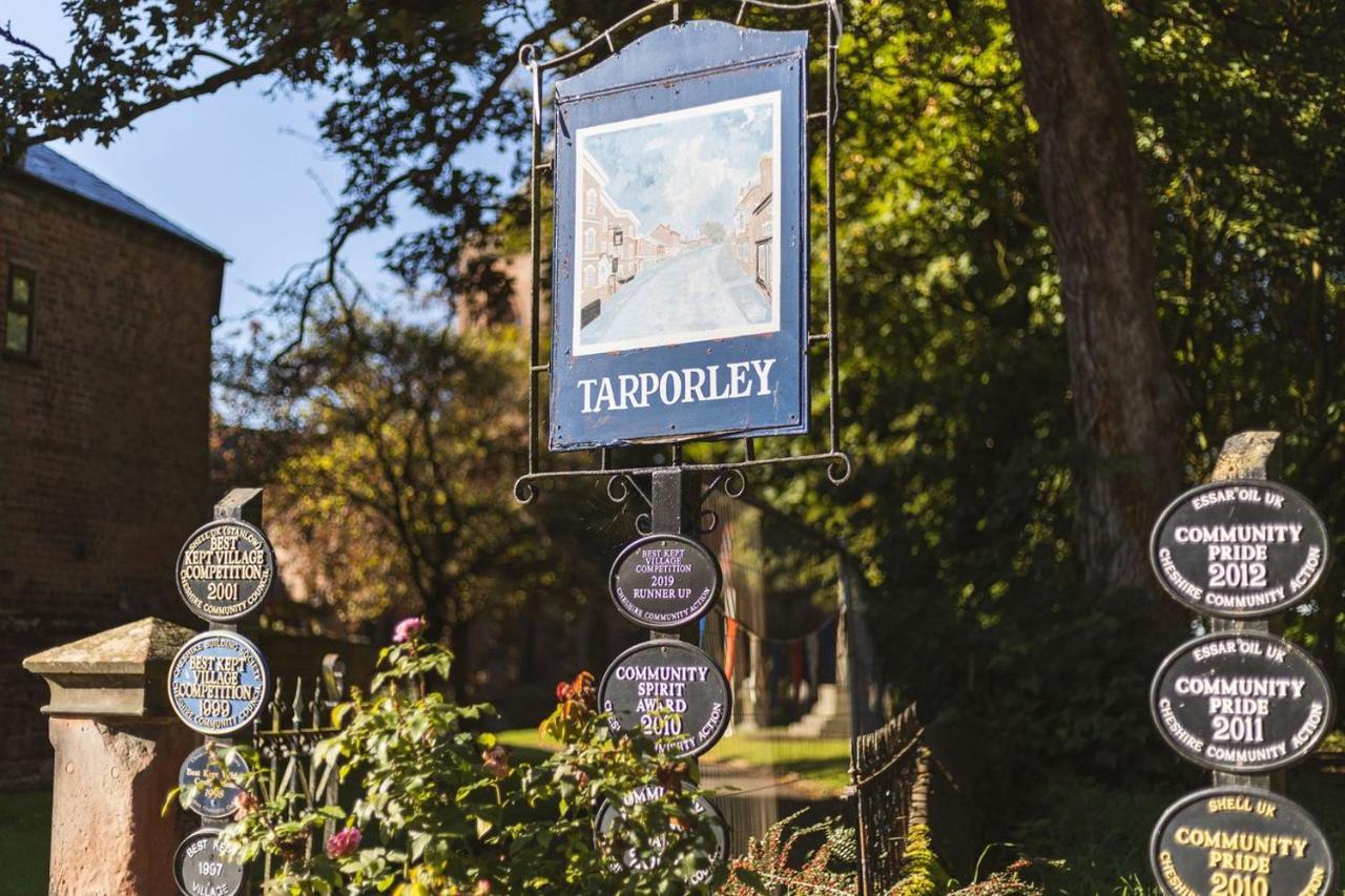The Swan At Tarporley Hotel Екстериор снимка